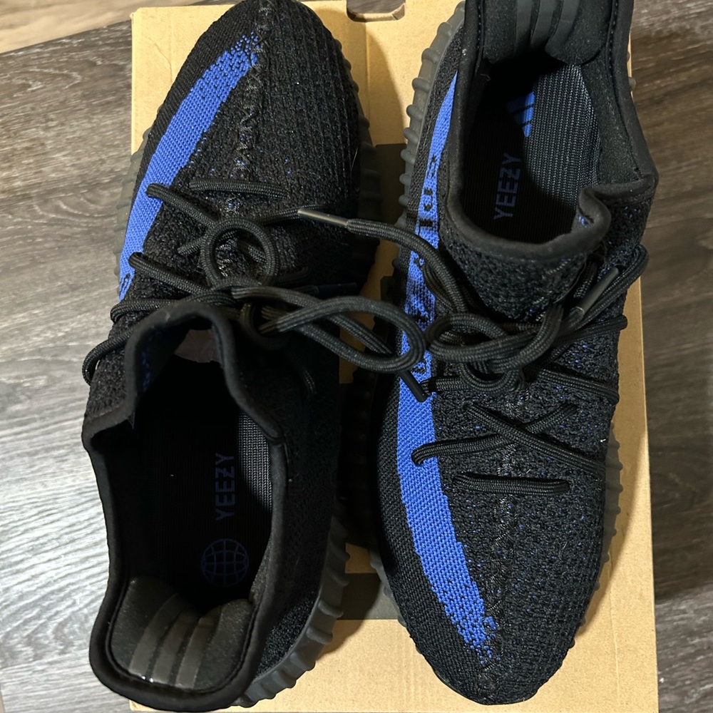 Adidas Yeezy boost 350 V2 men's size 10 - Picture 3 of 6